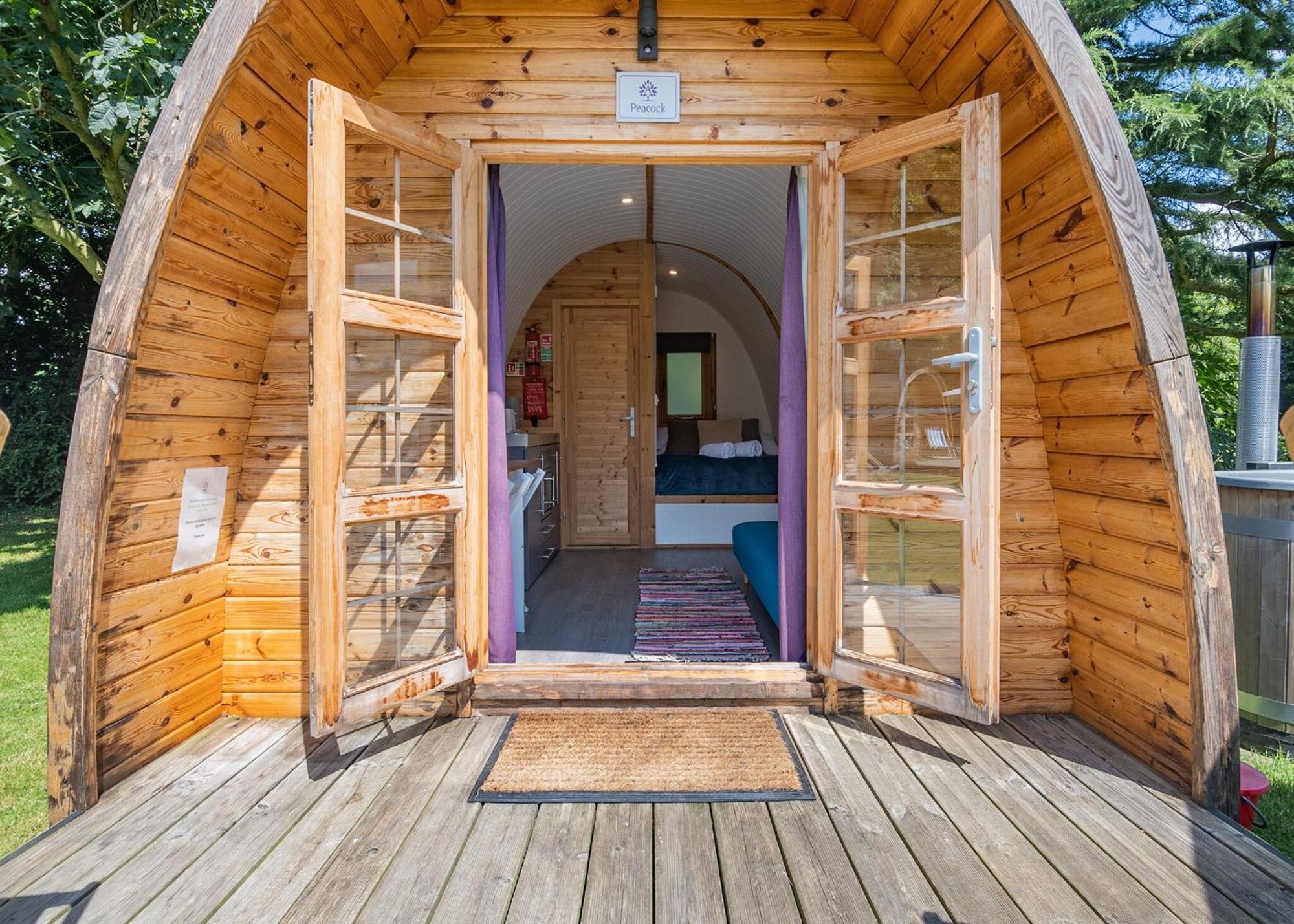 Apple Mount Retreat Hotel ลาเวนแนม ภายนอก รูปภาพ